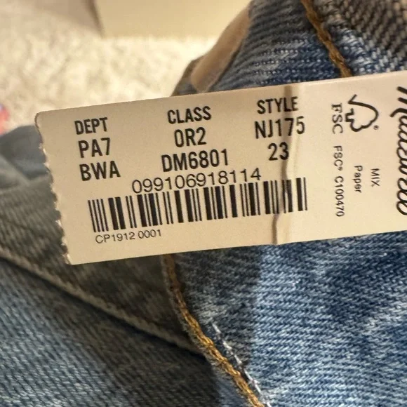 Madewell High Rise Light Wash Distressed Jeans - Picture 8 of 9